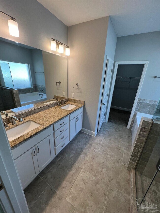 Building Photo - 5779 Dunbar Cir