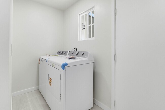 Building Photo - 338 Patricia Ln