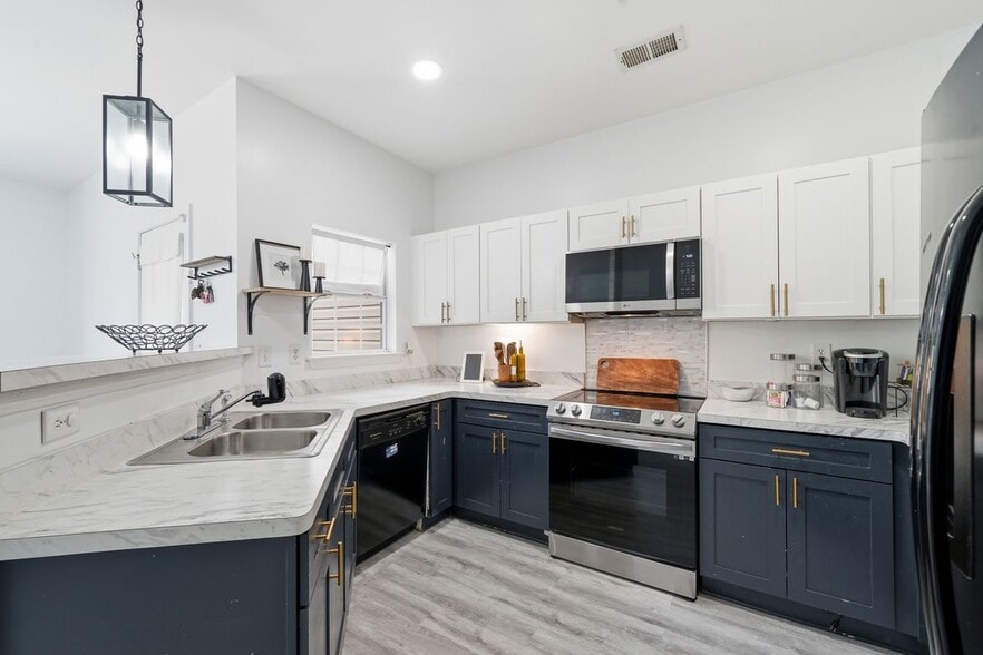 Building Photo - 166 Odyssey Turn NW