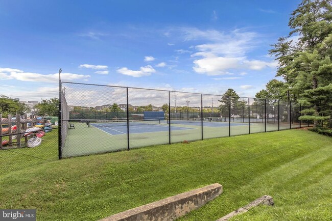 Building Photo - 1400 Martha Custis Dr