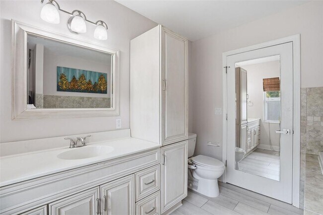 Building Photo - 2121 Park St N