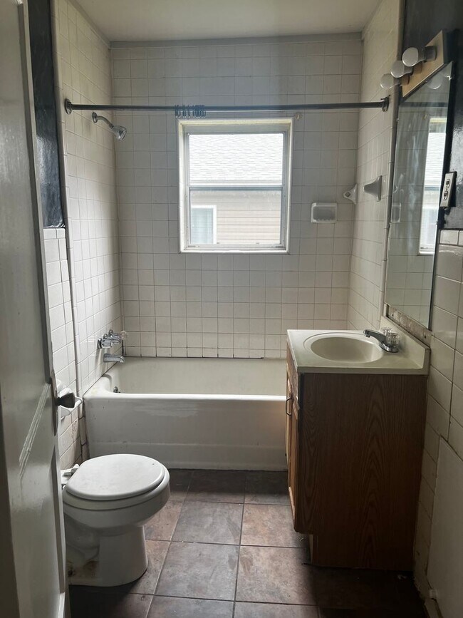 Building Photo - 2901 Tilles Ave