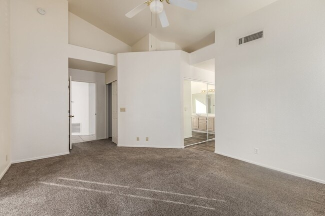 Building Photo - Spacious 3 Bed, 2 Bath Home in Peoria - Your Perfect Home Awaits!