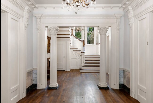 Building Photo - All-Utilities-Included Studio in Historic Bristol Manor | Pet Friendly