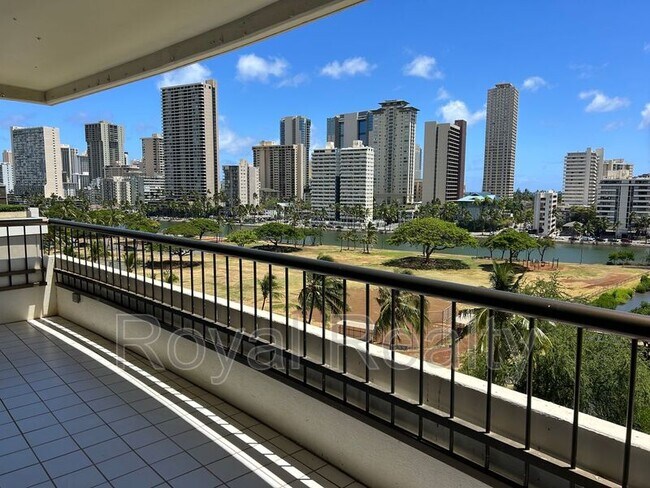Building Photo - 2333 Kapiolani Blvd