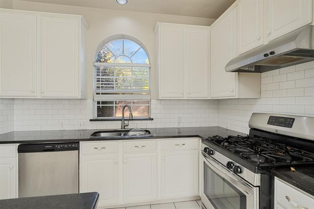 Building Photo - 7905 Pirates Cove Dr