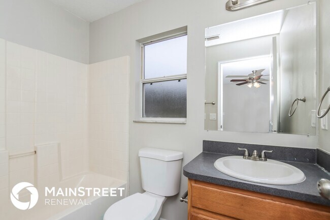 Building Photo - 1306 Alcazar St SE