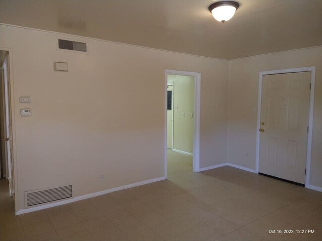 Building Photo - 359 Waxwood Ln