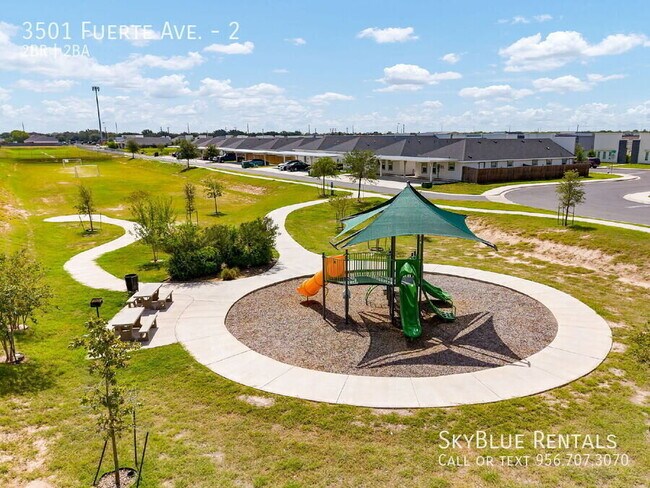 Building Photo - 3501 Fuerte Ave