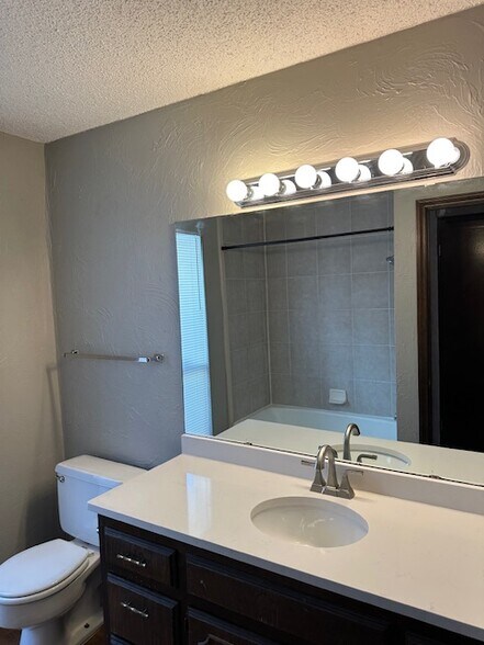Building Photo - 6816 Bear Canyon Dr