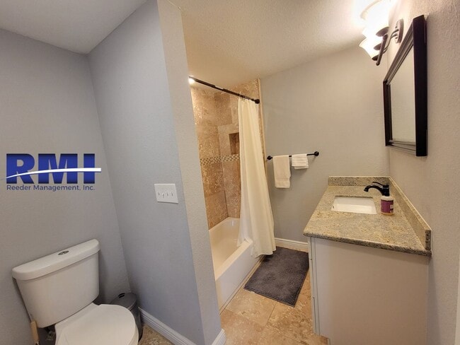 Building Photo - Waterfront Living in the Heart of Bremerton!!