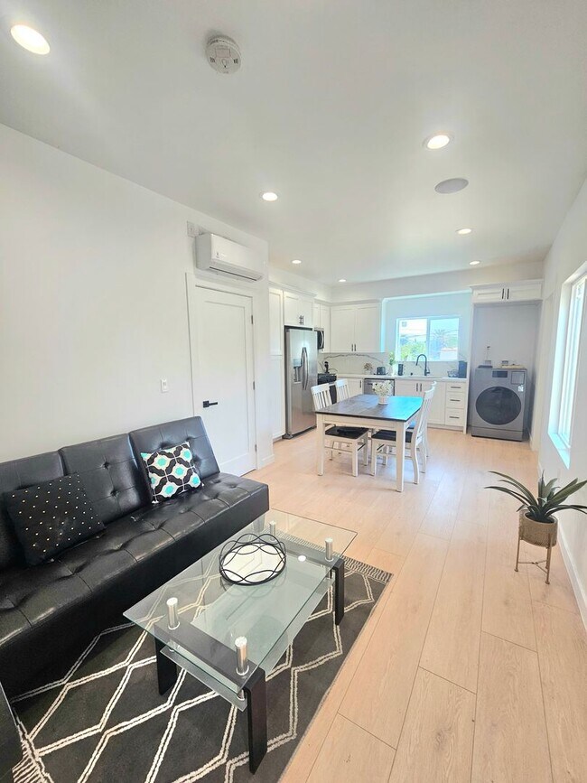 Primary Photo - Pomeroy Ave