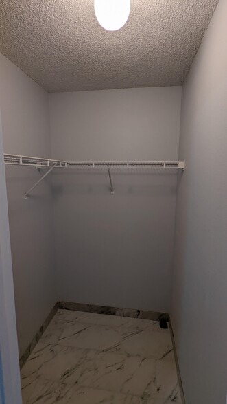 Building Photo - 3048 Pineda Dr