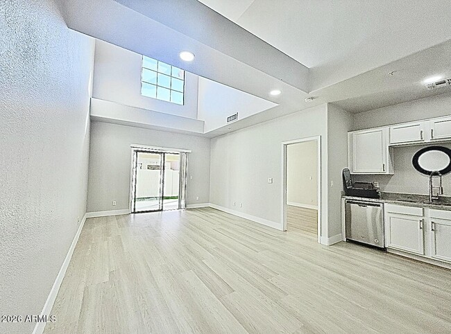 Building Photo - 15677 N 29th St