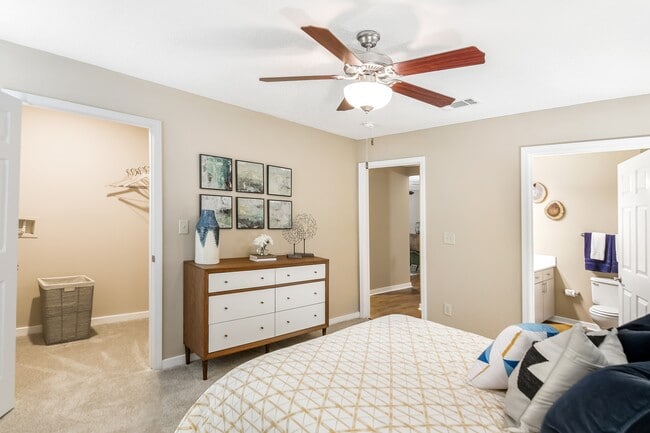 Building Photo - Crossgates Apartment Homes