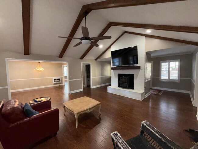 Building Photo - HOME FOR RENT IN ARAB, ALABAMA!