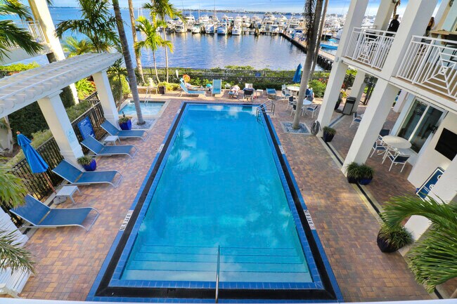 Building Photo - 975 NW Flagler Ave