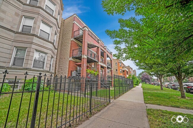 Building Photo - 5406 S Indiana Ave