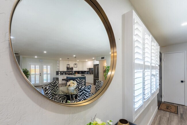 Building Photo - 3502 E Crocus Dr
