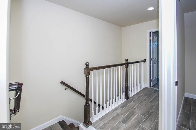 Building Photo - 504 Arietta Ct
