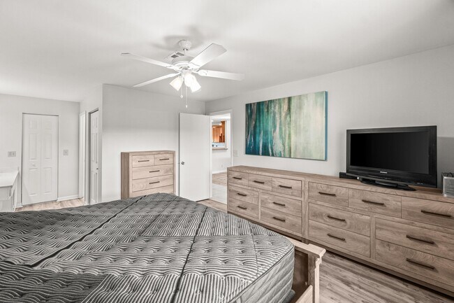 Building Photo - 5074 Privet Pl