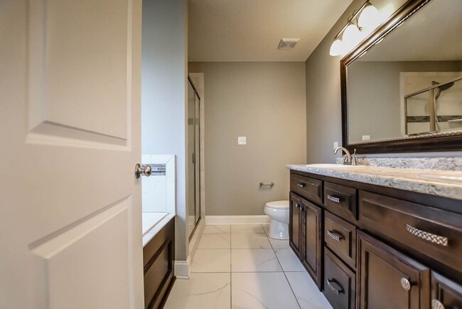 Building Photo - Luxurious 3BD/2BA Home with Premium Features in Coveted Cottonwood Neighborhood!