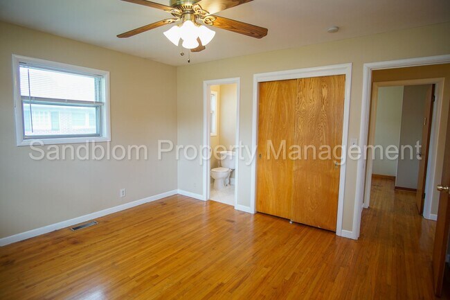 Building Photo - 5344 E 27th St