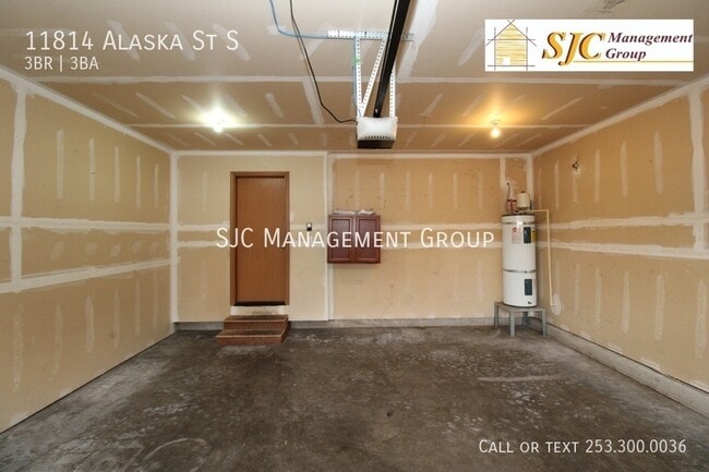 Building Photo - 11814 Alaska St S