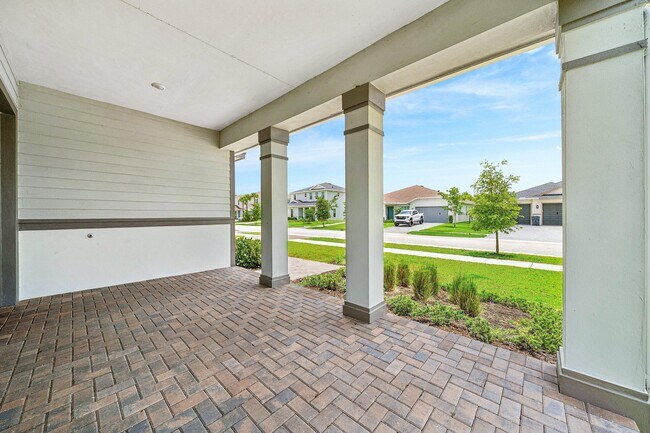 Building Photo - 655 Hookline Cir