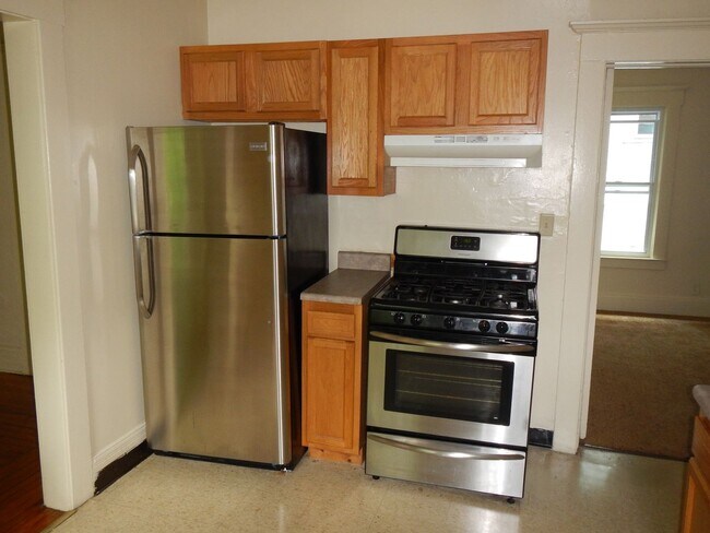 Building Photo - Four Bedroom Duplex with Great Park View 7...