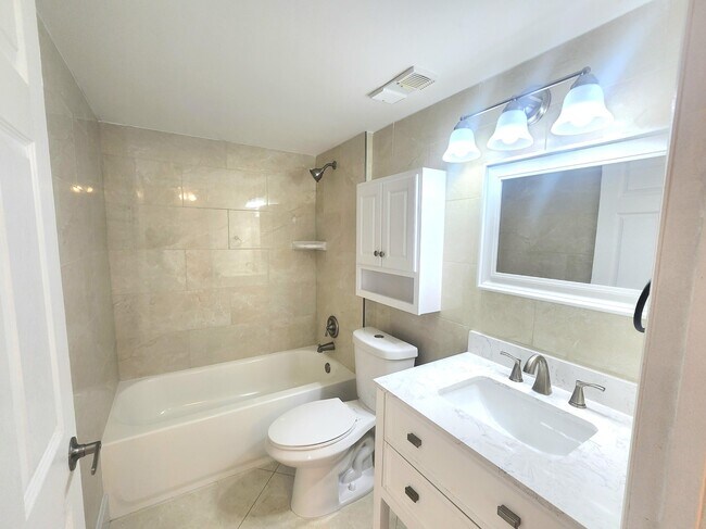 Building Photo - 3178 Via Poinciana