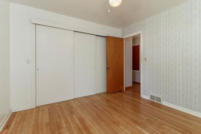 Building Photo - Spacious 3-Bedroom Home with Oversized Gar...