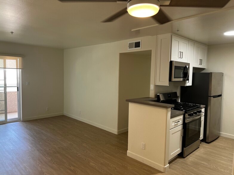 Building Photo - 3861 Vinton Ave