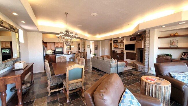 Building Photo - Paiute Springs at Entrada on Golf Course & FURNISHED!! 6-8 month lease available!