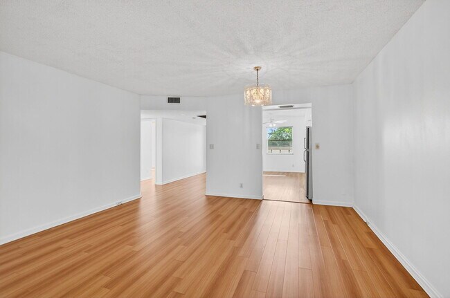 Building Photo - 1501 Cayman Way