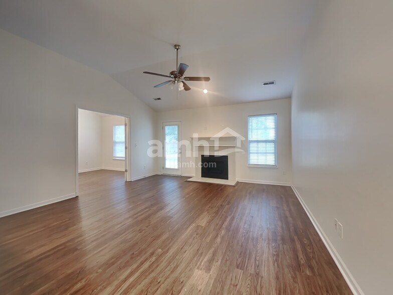 Building Photo - 1323 Lantern Rd