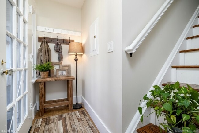 Building Photo - 6 Fremont Pl