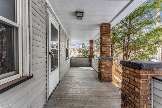 Building Photo - 11601 Headley Ave