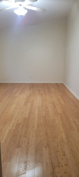 Maste Bedroom - 771 Hoover Dr