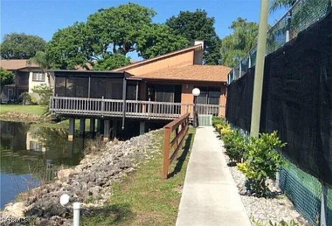 Building Photo - 5713 Foxlake Dr