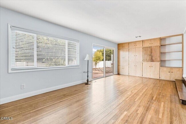 Building Photo - 2701 Jolley Dr