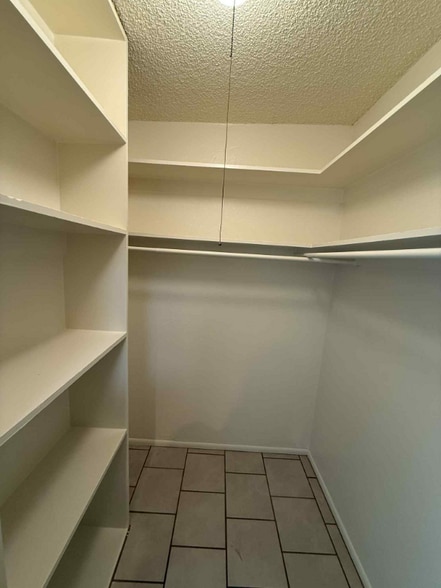 Building Photo - 5433 E 30th St