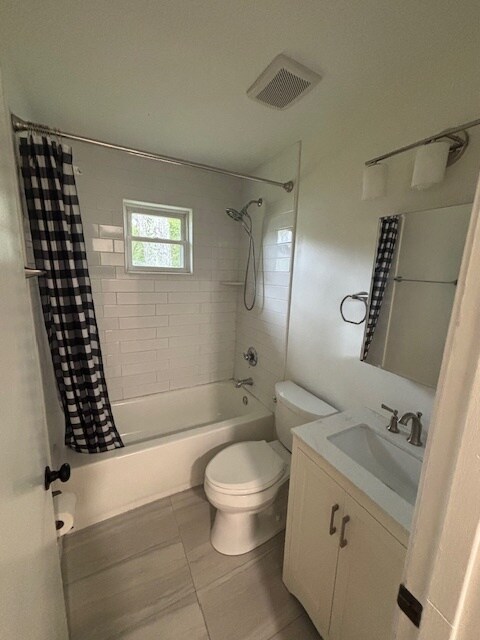 bath room - 9800 Chambers Ct