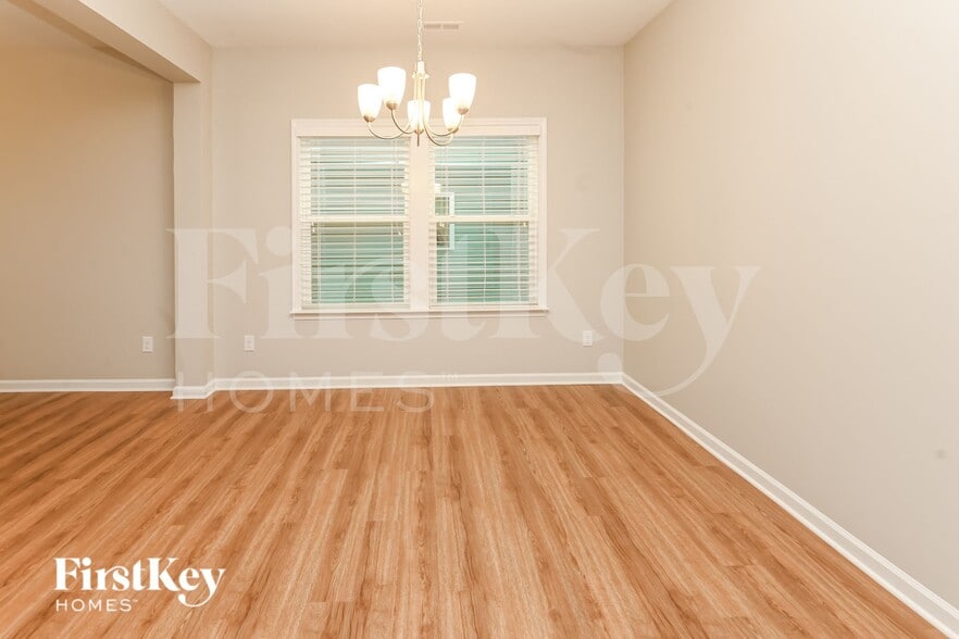 Building Photo - 4312 Staffordshire Ln