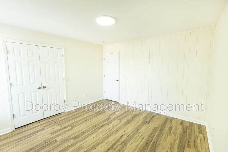 Building Photo - 3627 6th Ave