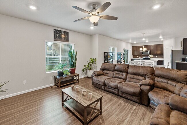 Building Photo - Beautiful 4-Bedroom Home on Blue Lunar Lan...