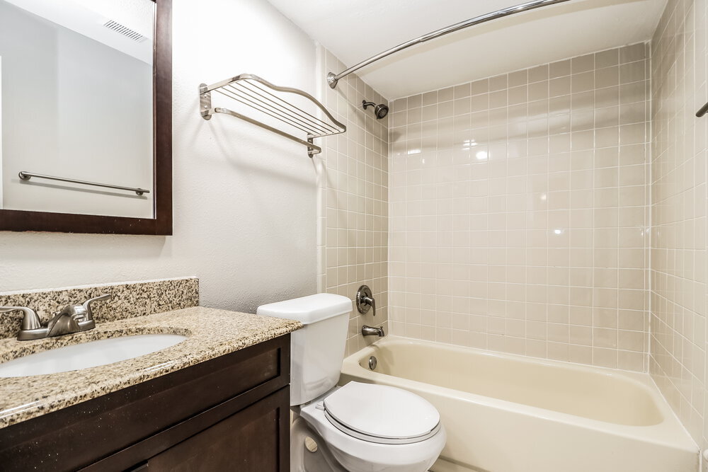 Building Photo - 5503 Bluejay Ln