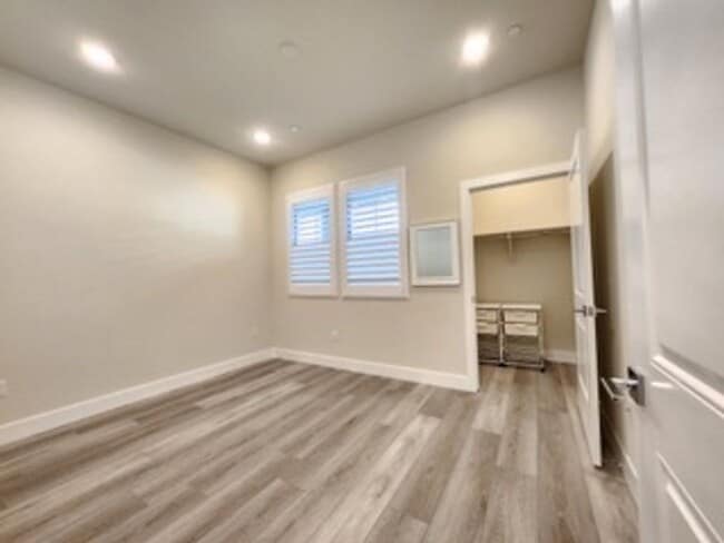 Building Photo - Upscale 2/2 Apartment in The Cannery!-$500 Off 1st Month's Rent