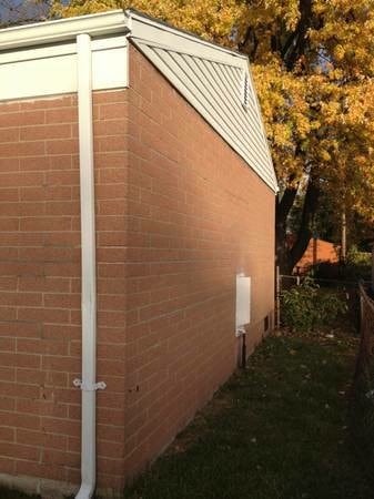 Building Photo - 741 Dorset Ave