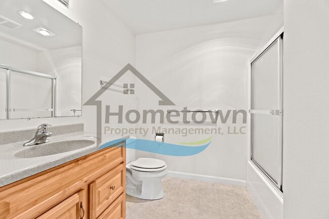 Building Photo - 6498 Tamarack Ln